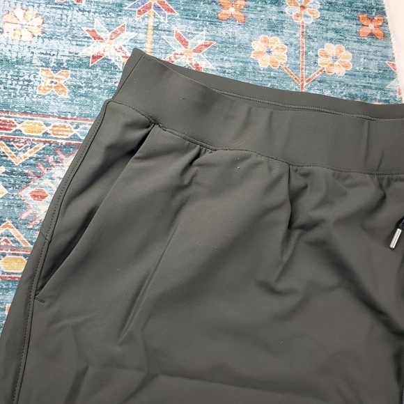 Old Navy High-Waisted PowerSoft Loose Shorts Lost in the Woods BNWT 3X - Picture 6 of 16